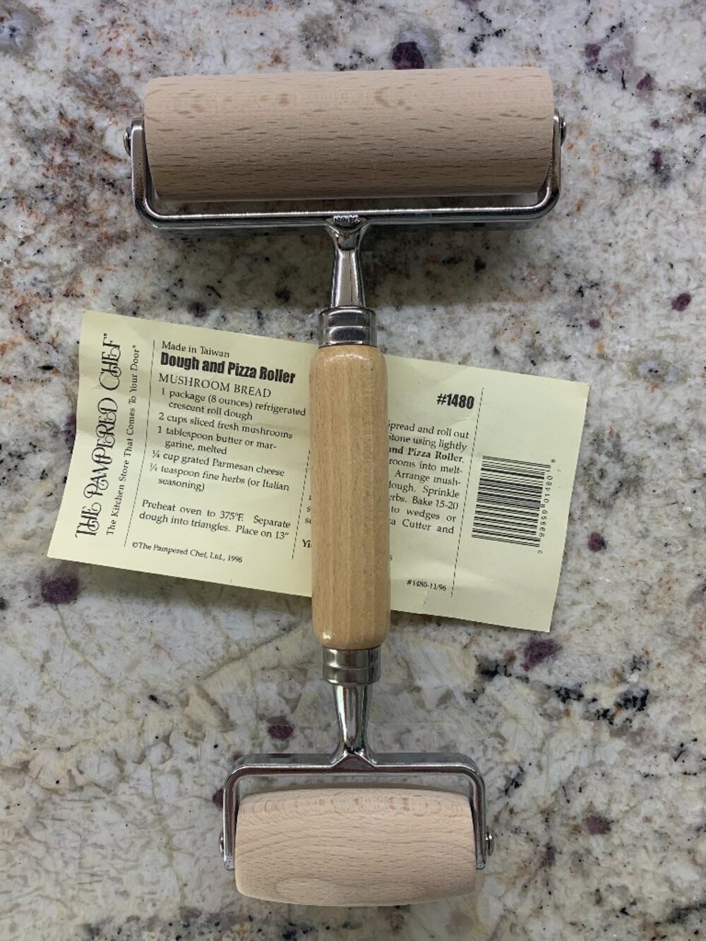 Pampered Chef Pizza and Dough Roller - NWOT - Vintage